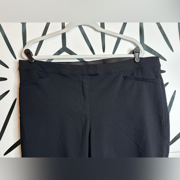 Lane Bryant Black Straight Crop Pants Size 20 - Picture 3 of 9